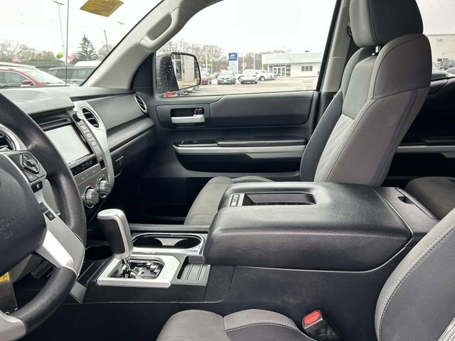 Used 2018 Toyota Tundra SR5 w/ TRD Off Road Package AWD/4WD image 20