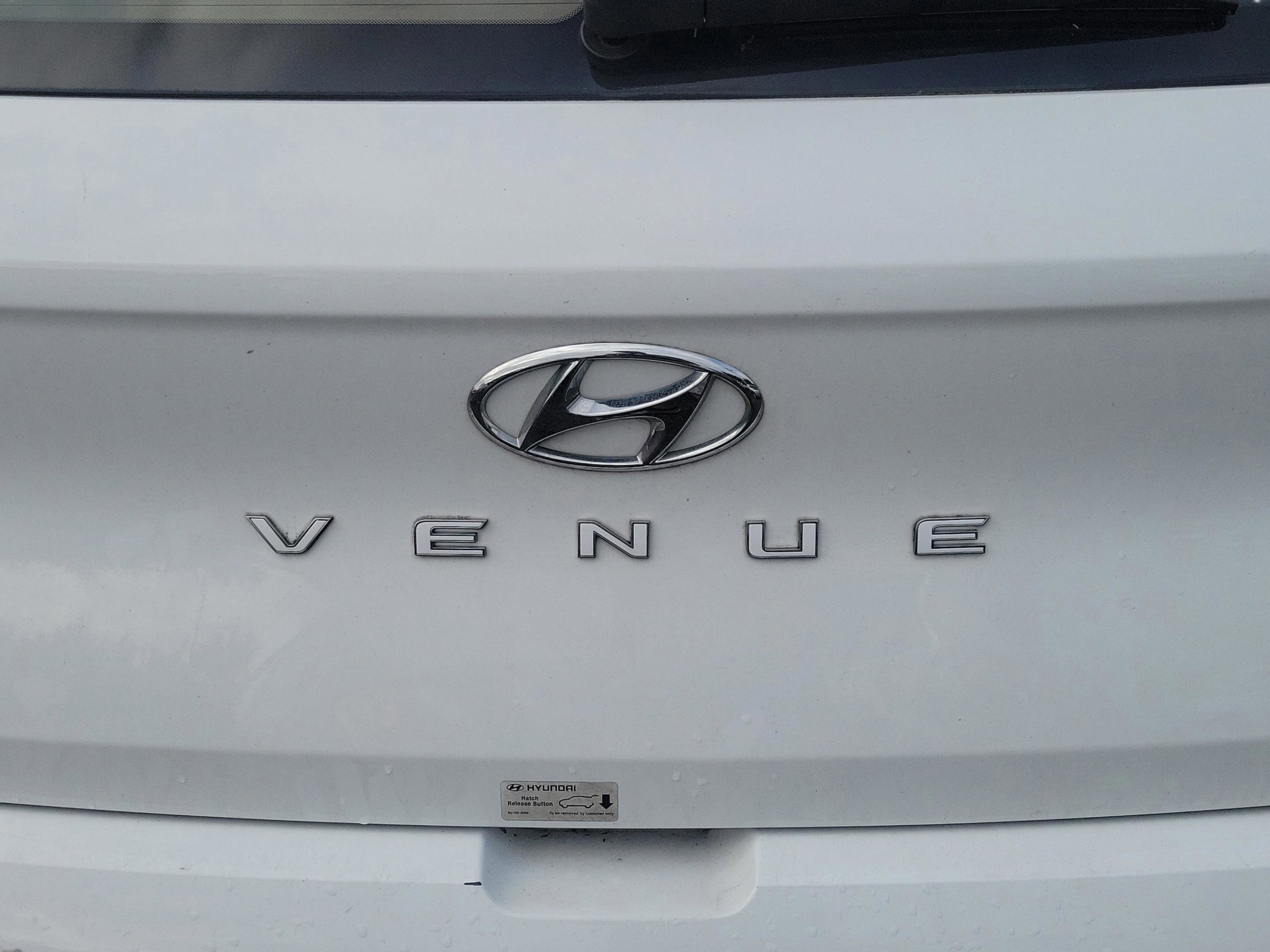 Used 2024 Hyundai Venue SEL FWD image 23