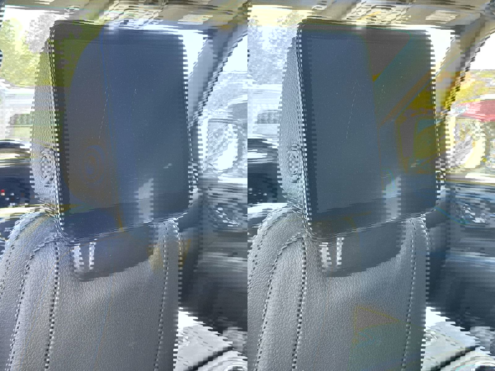 Used 2023 GMC Yukon Denali w/ Denali Reserve Package image 29