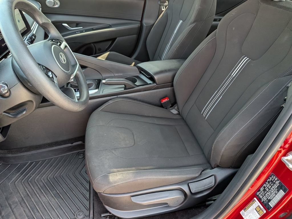 Used 2024 Hyundai Elantra SEL FWD image 17