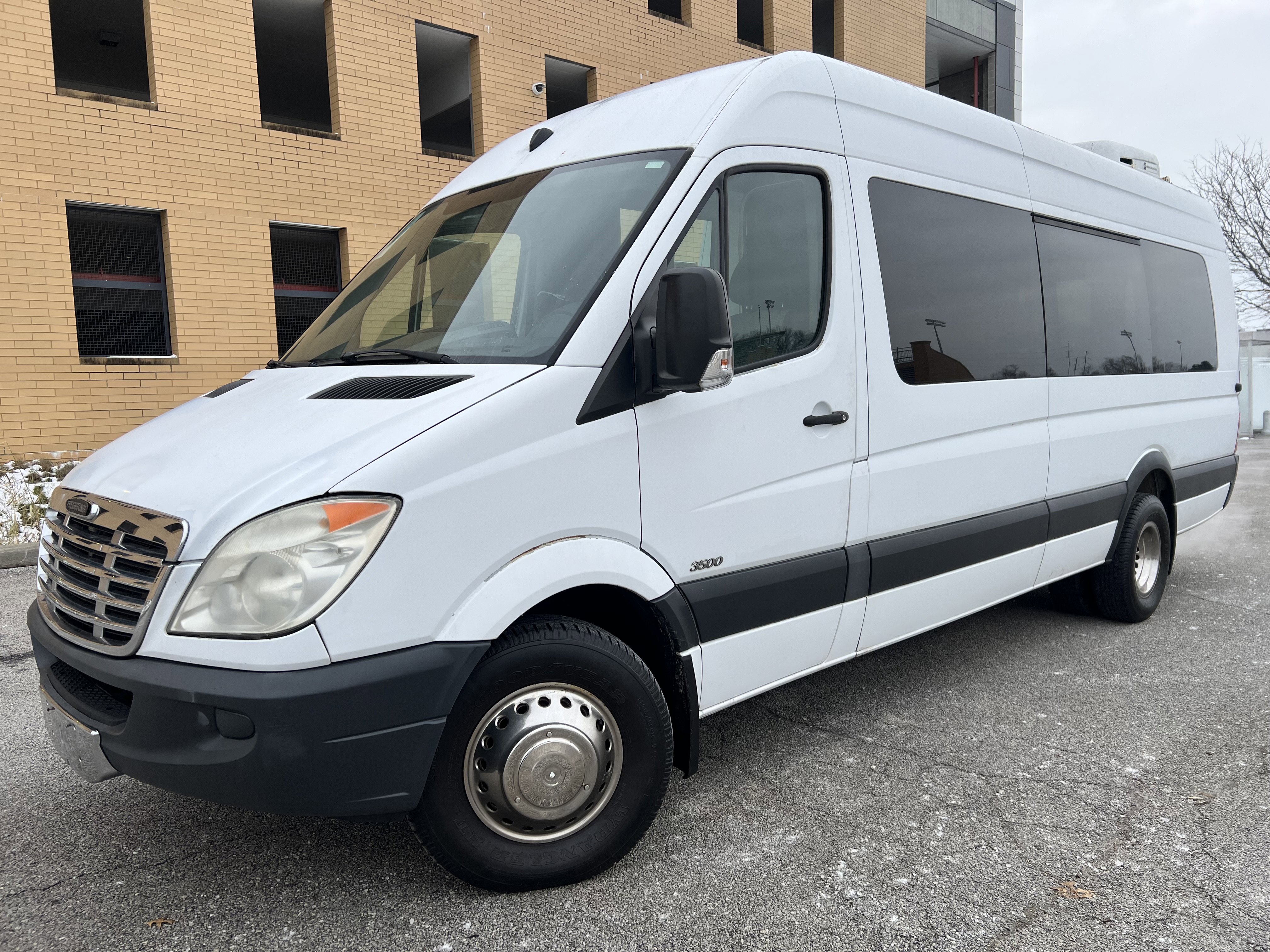Used 2013 Freightliner Sprinter 3500 image 2