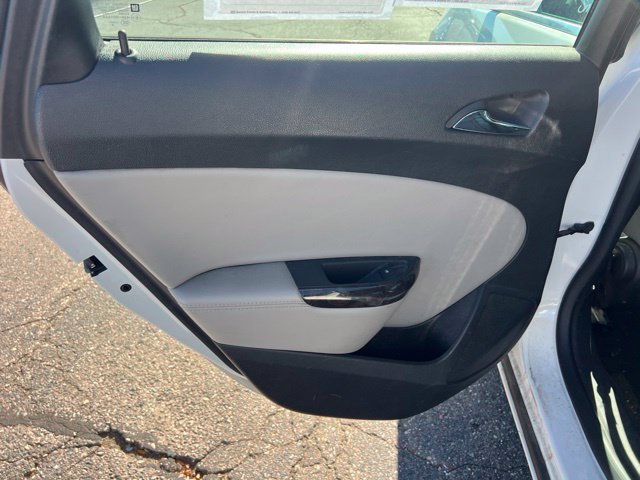 Used 2015 Buick Verano w/ Comfort Package FWD image 10
