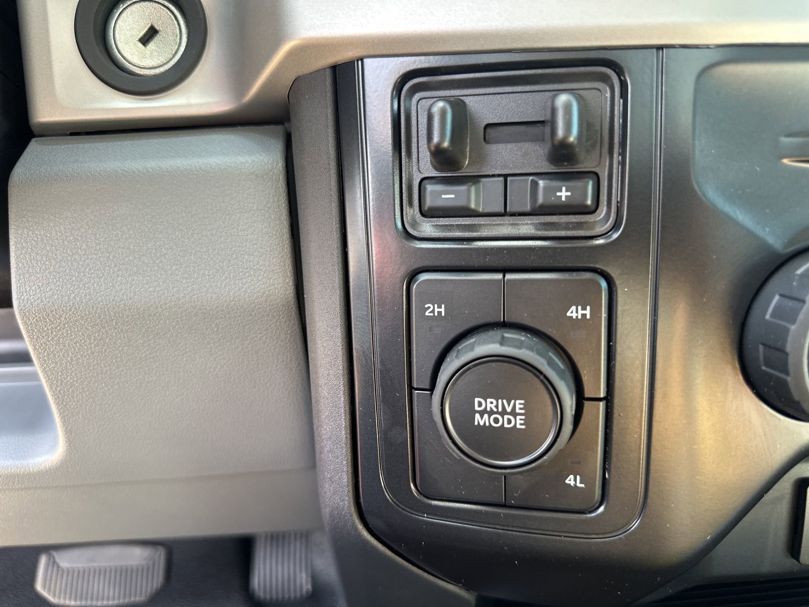 New 2026 Ford F550 4x4 Regular Cab Super Duty image 17