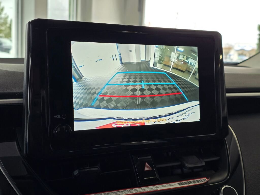 Used 2025 Toyota Corolla LE FWD image 30