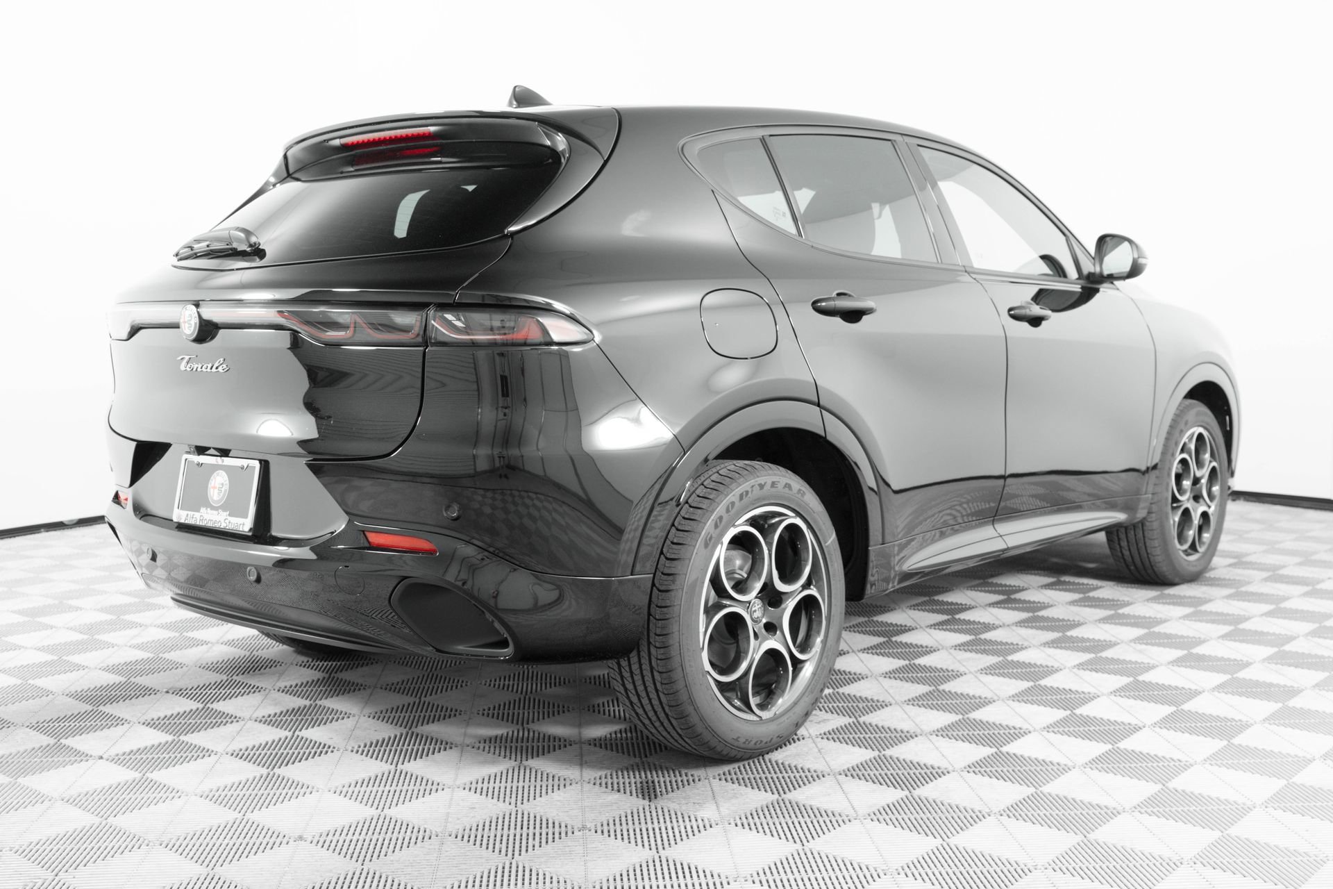 New 2025 Alfa Romeo Tonale image 9