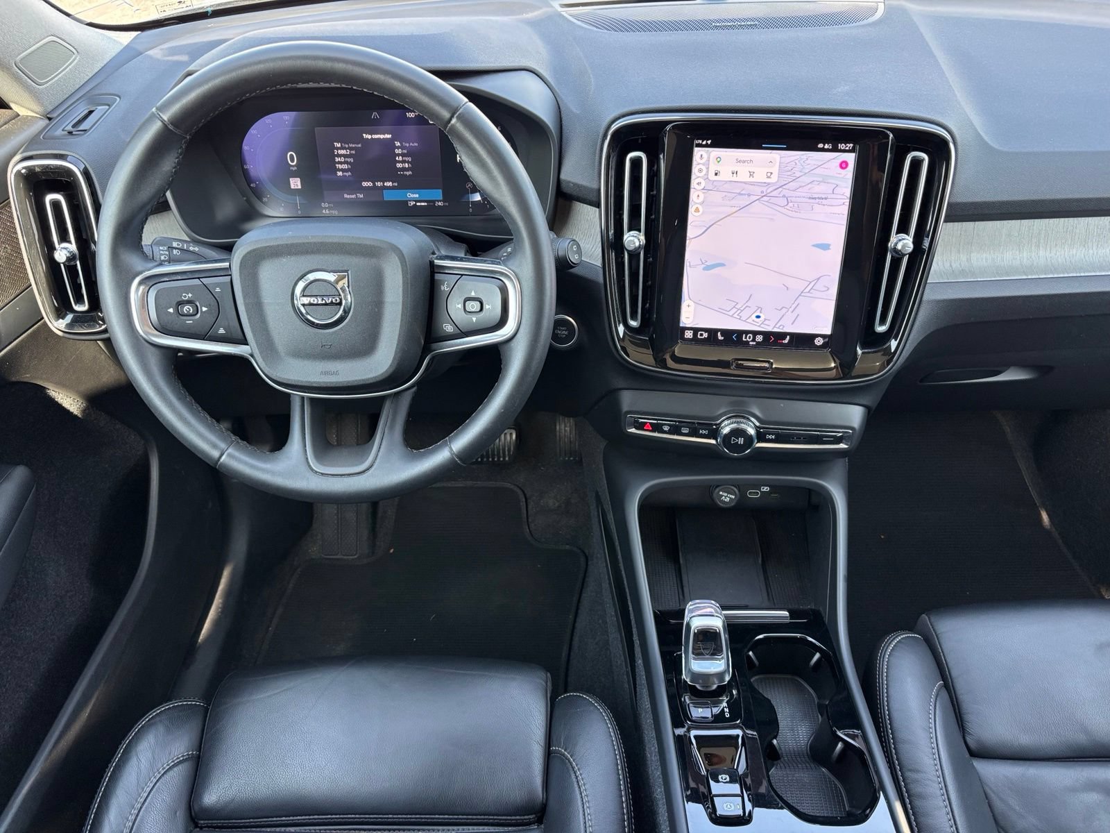 Used 2023 Volvo XC40 B4 Ultimate FWD image 17