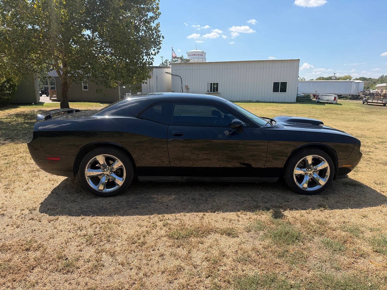Used 2013 Dodge Challenger R/T w/ Sound Group II RWD image 4