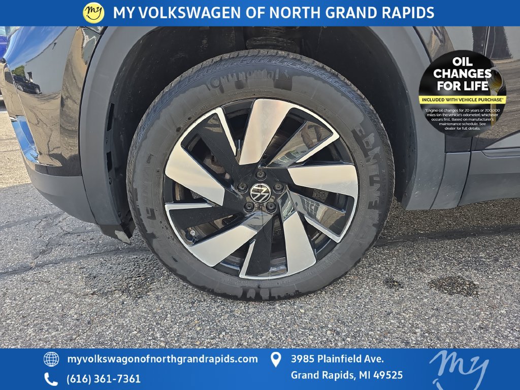Used 2024 Volkswagen Atlas Cross Sport SE AWD/4WD image 31