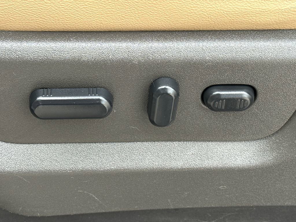 Used 2016 Ford F350 Lariat w/ Lariat Ultimate Package AWD/4WD image 24