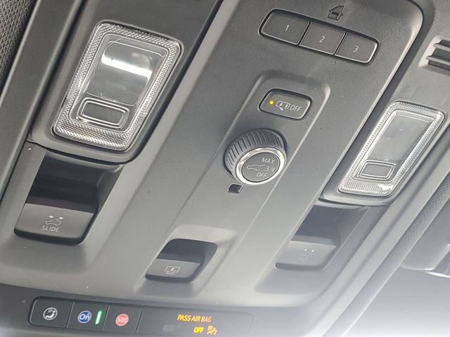 Used 2023 GMC Yukon XL SLT image 25