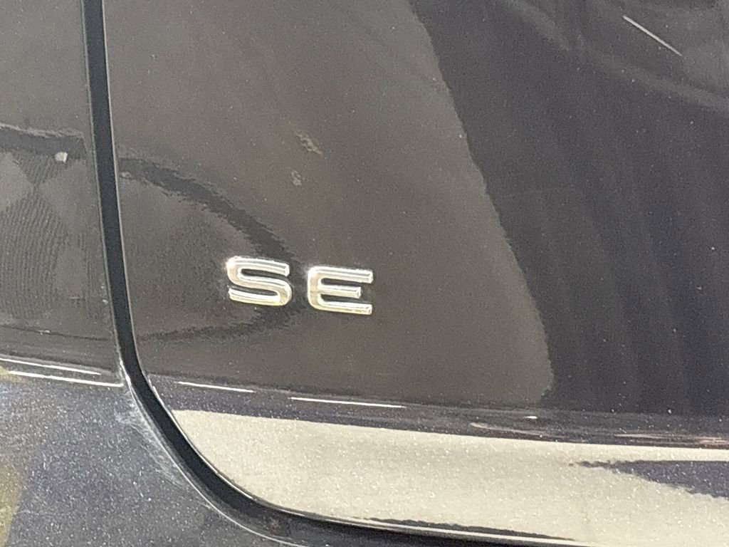 Certified 2024 Volkswagen Atlas Cross Sport SE image 23