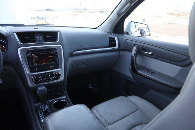Used 2015 GMC Acadia SLT image 24