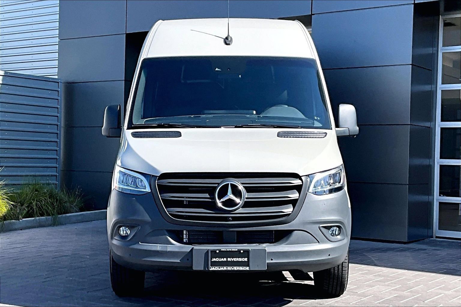 Used 2024 Mercedes-Benz Sprinter 2500 image 2