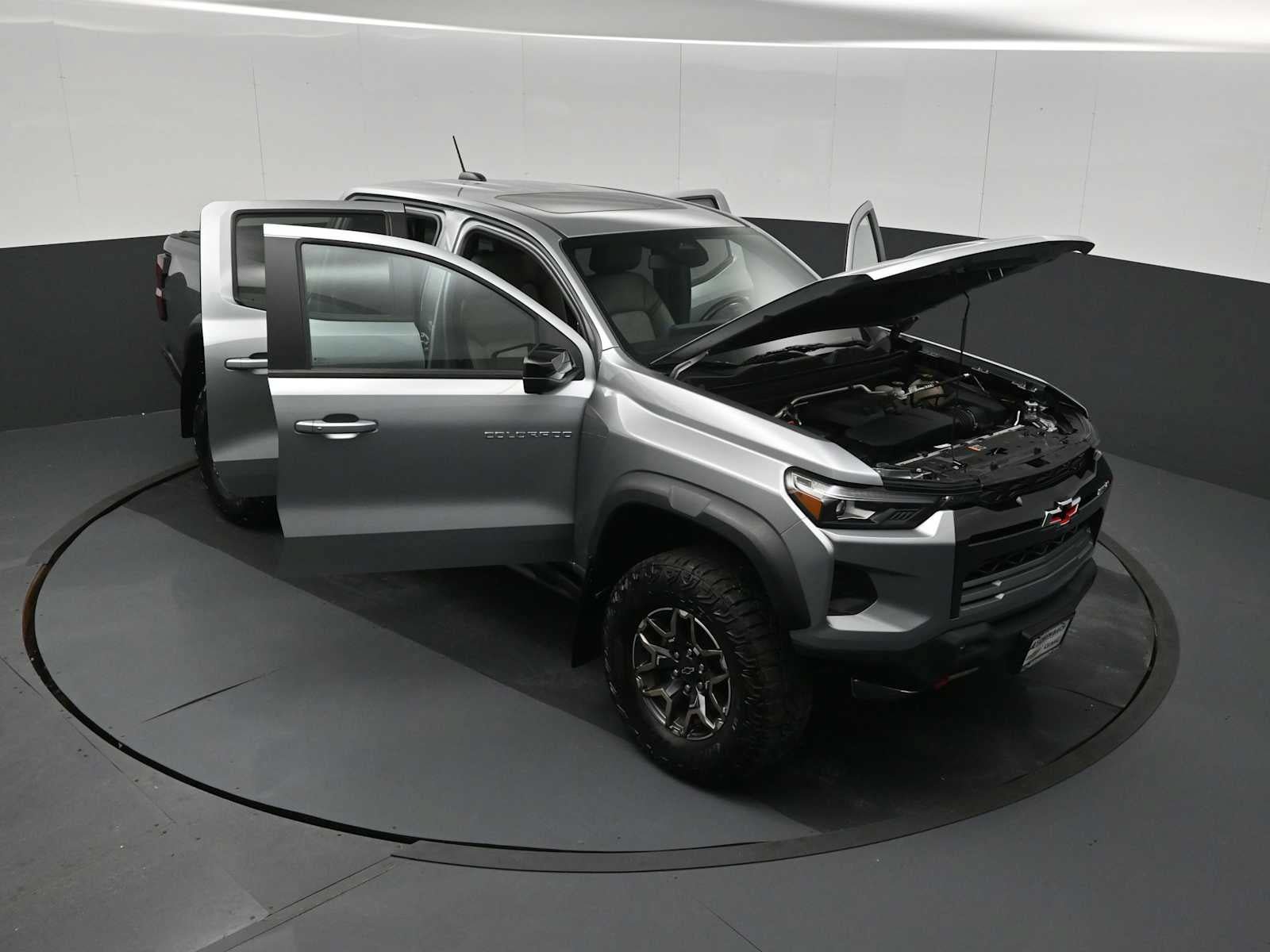 Used 2024 Chevrolet Colorado ZR2 w/ ZR2 Convenience Package III AWD/4WD image 26