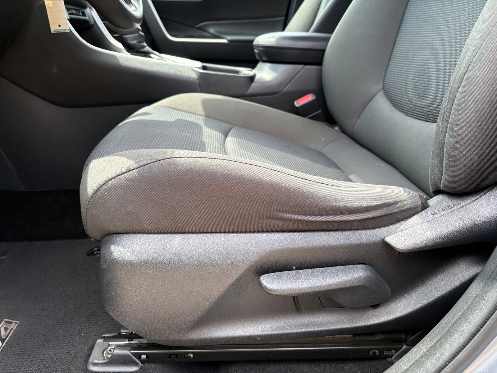 Used 2021 Toyota RAV4 LE FWD image 26