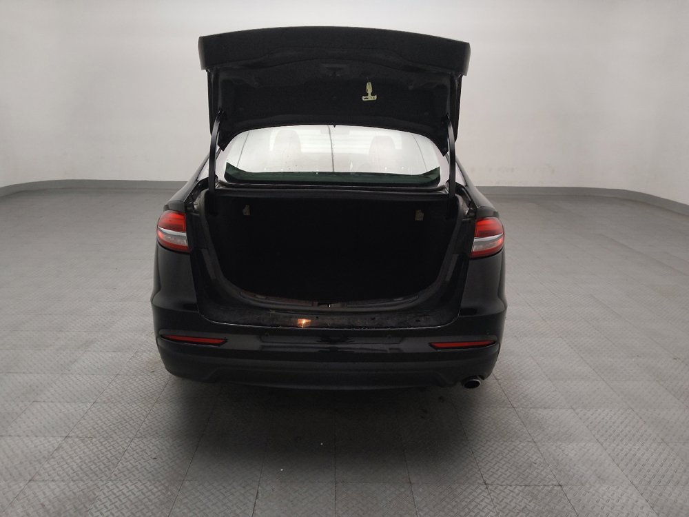Used 2020 Ford Fusion SE FWD image 29