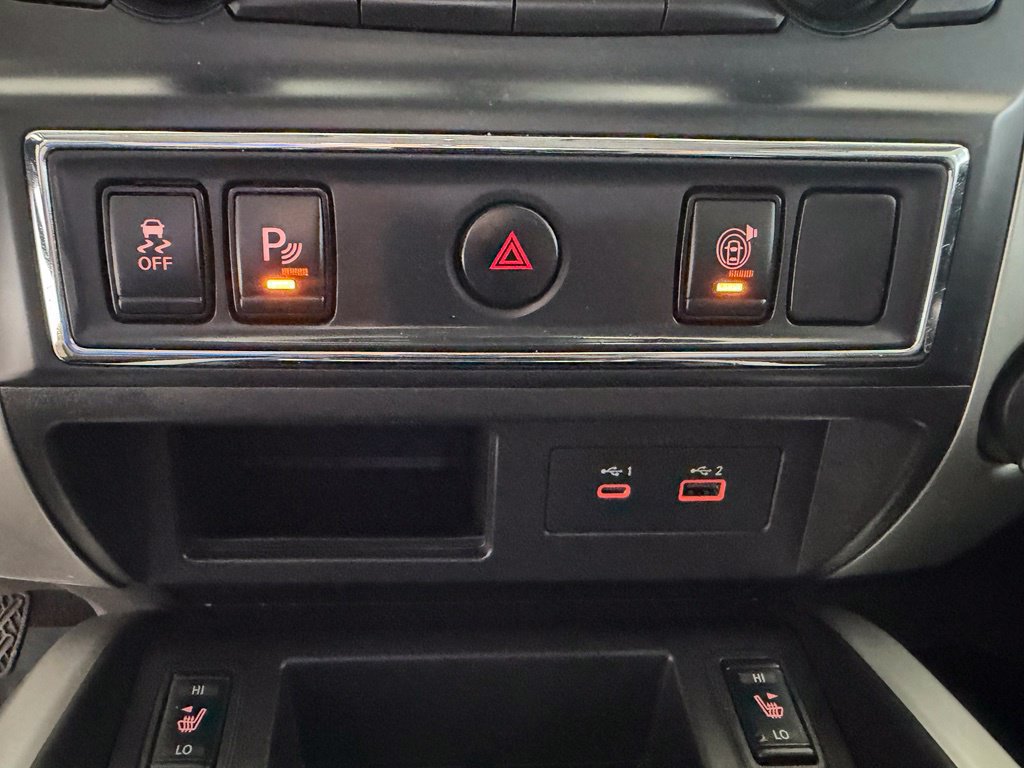 Used 2021 Nissan Titan SV w/ SV Convenience Package RWD image 51