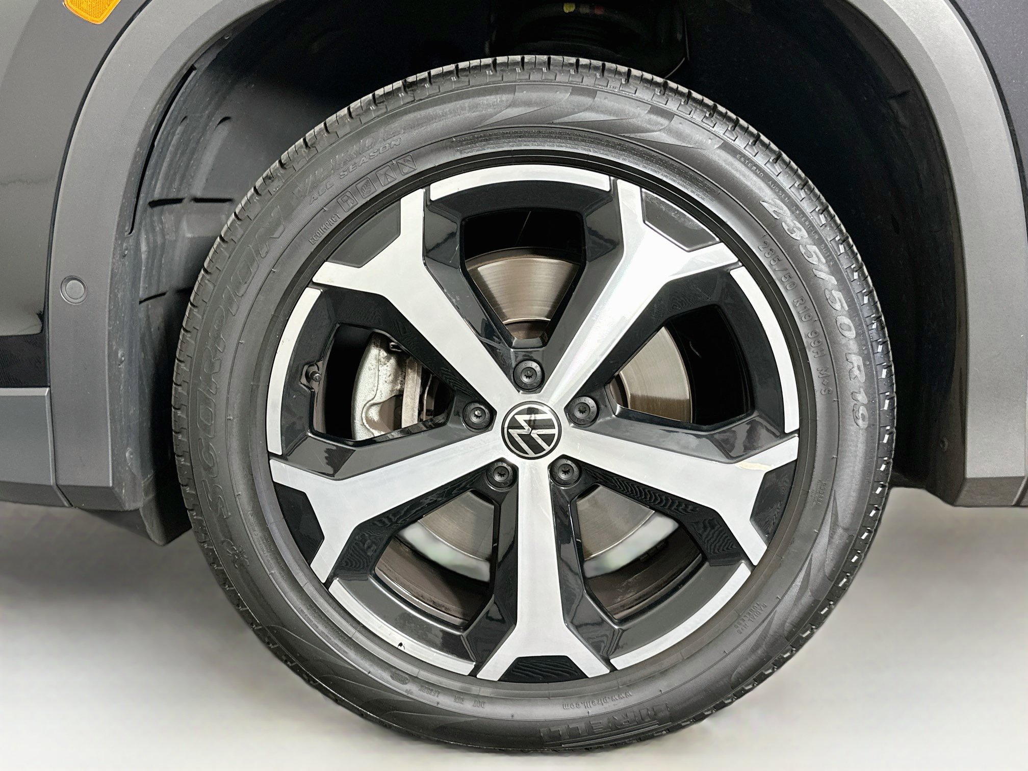 Used 2026 Volkswagen Tiguan SE AWD/4WD image 11