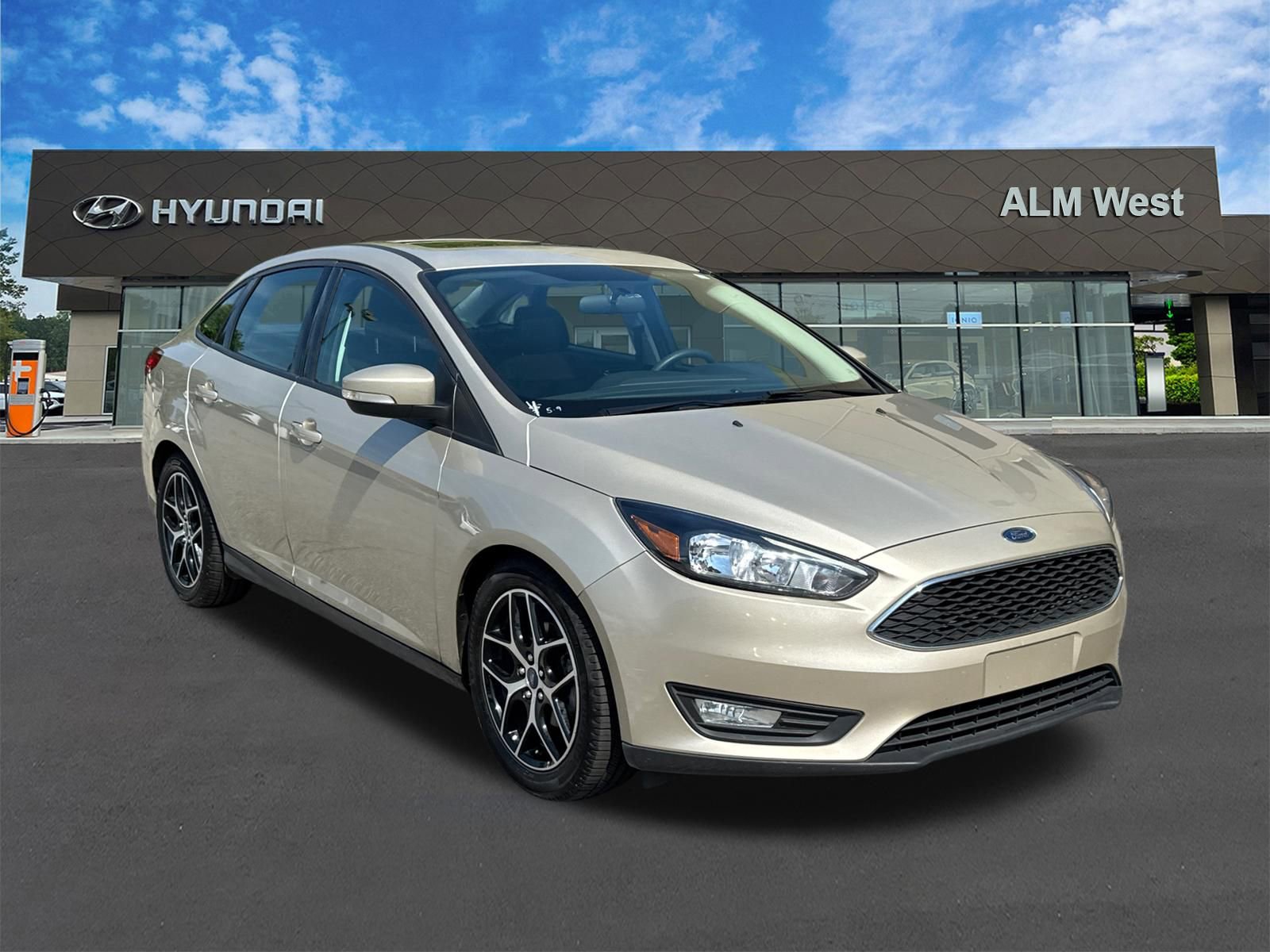 Used 2018 Ford Focus SEL FWD image 3