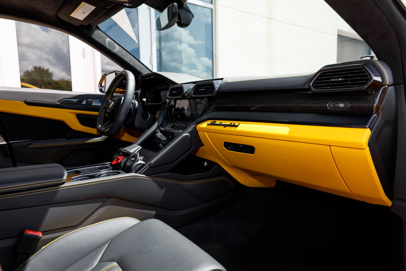 Used 2024 Lamborghini Urus S AWD/4WD image 45