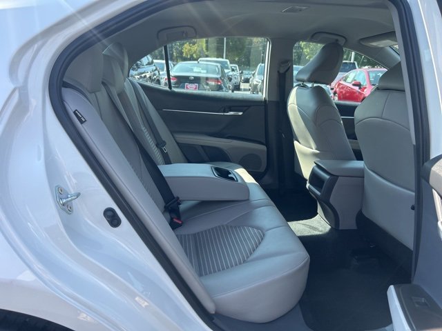 Used 2024 Toyota Camry SE image 16
