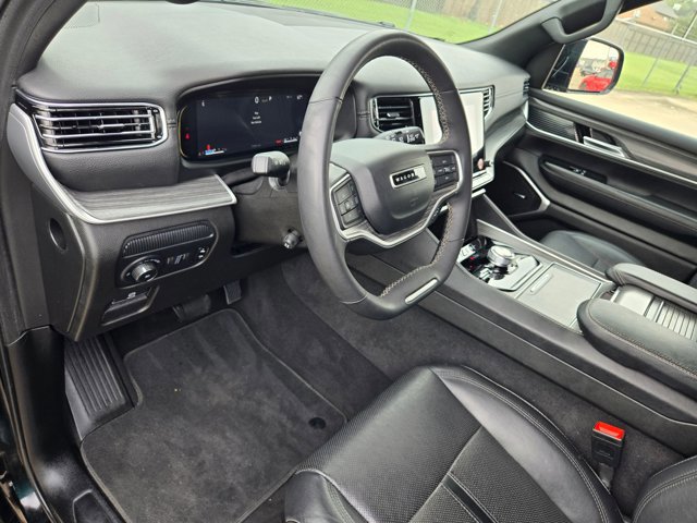 Used 2024 Jeep Wagoneer L Series II w/ Flexible Seating Group AWD/4WD image 14
