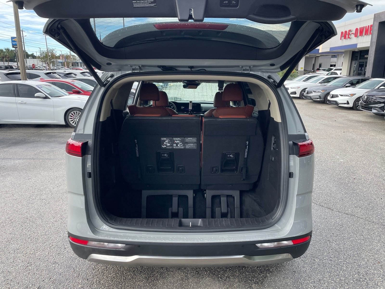 Used 2024 Kia Carnival SX Prestige image 21