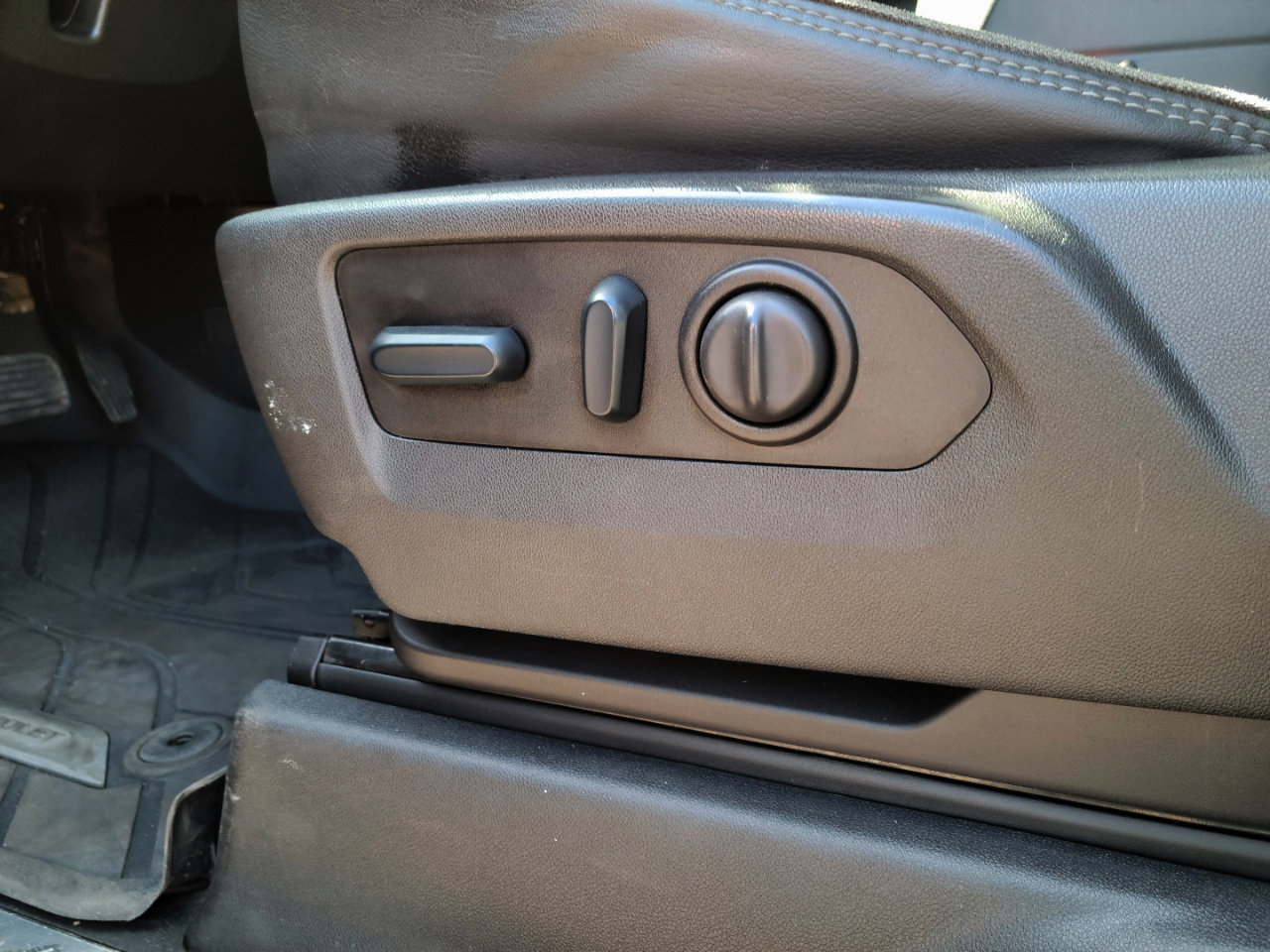 Used 2023 Chevrolet Silverado 2500 High Country w/ Z71 Off-Road Package image 20