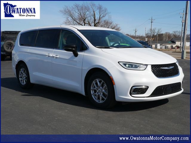 Used 2024 Chrysler Pacifica Touring-L image 1