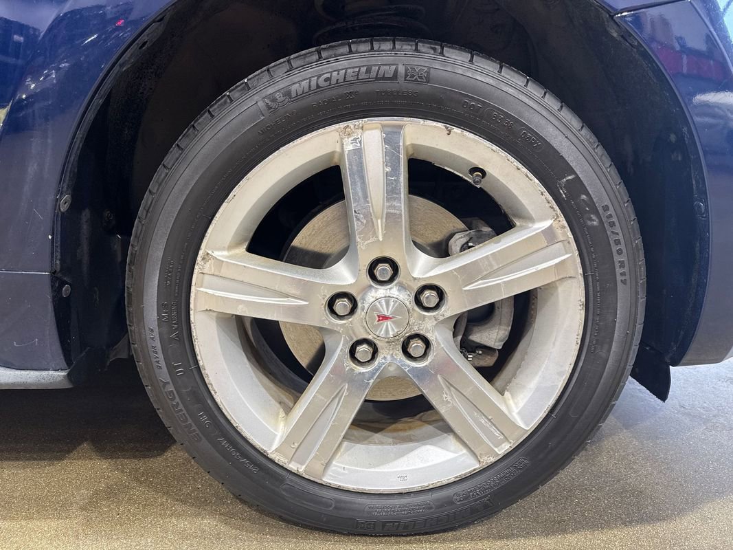 Used 2010 Pontiac Vibe AWD w/ Sun And Sound Package image 41