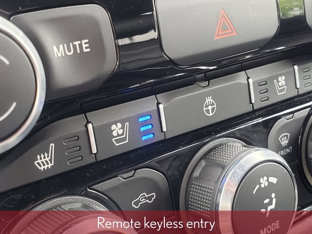 Used 2021 RAM 1500 Laramie AWD/4WD image 32