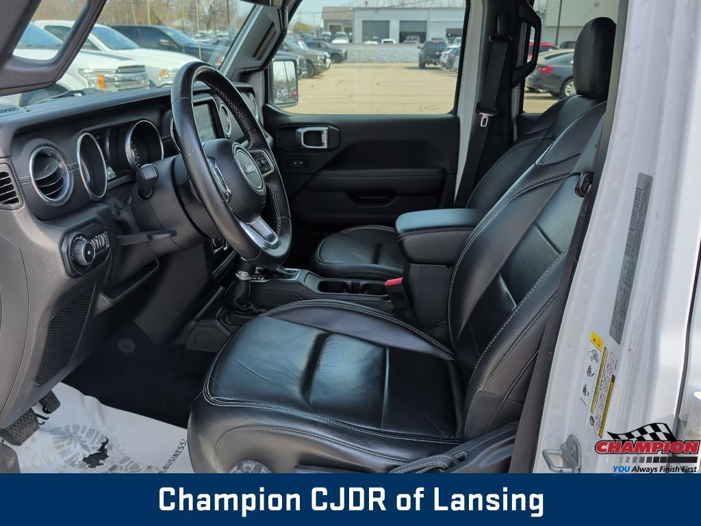 Used 2018 Jeep Wrangler Unlimited Sahara AWD/4WD image 11