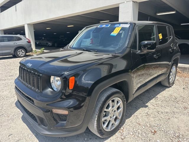 Used 2023 Jeep Renegade Latitude AWD/4WD image 7