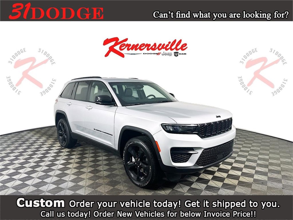 New 2025 Jeep Grand Cherokee Altitude image 1