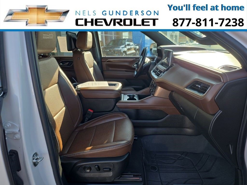 Certified 2024 Chevrolet Suburban High Country w/ Advanced Technology Package image 11