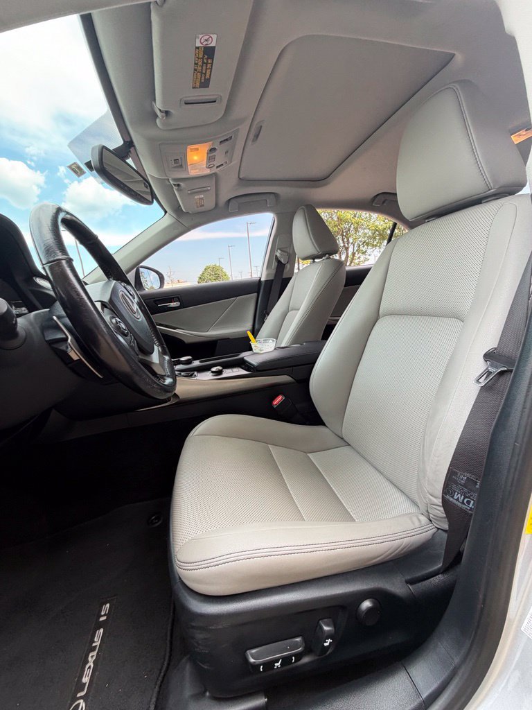 Used 2016 Lexus IS 200t RWD image 7