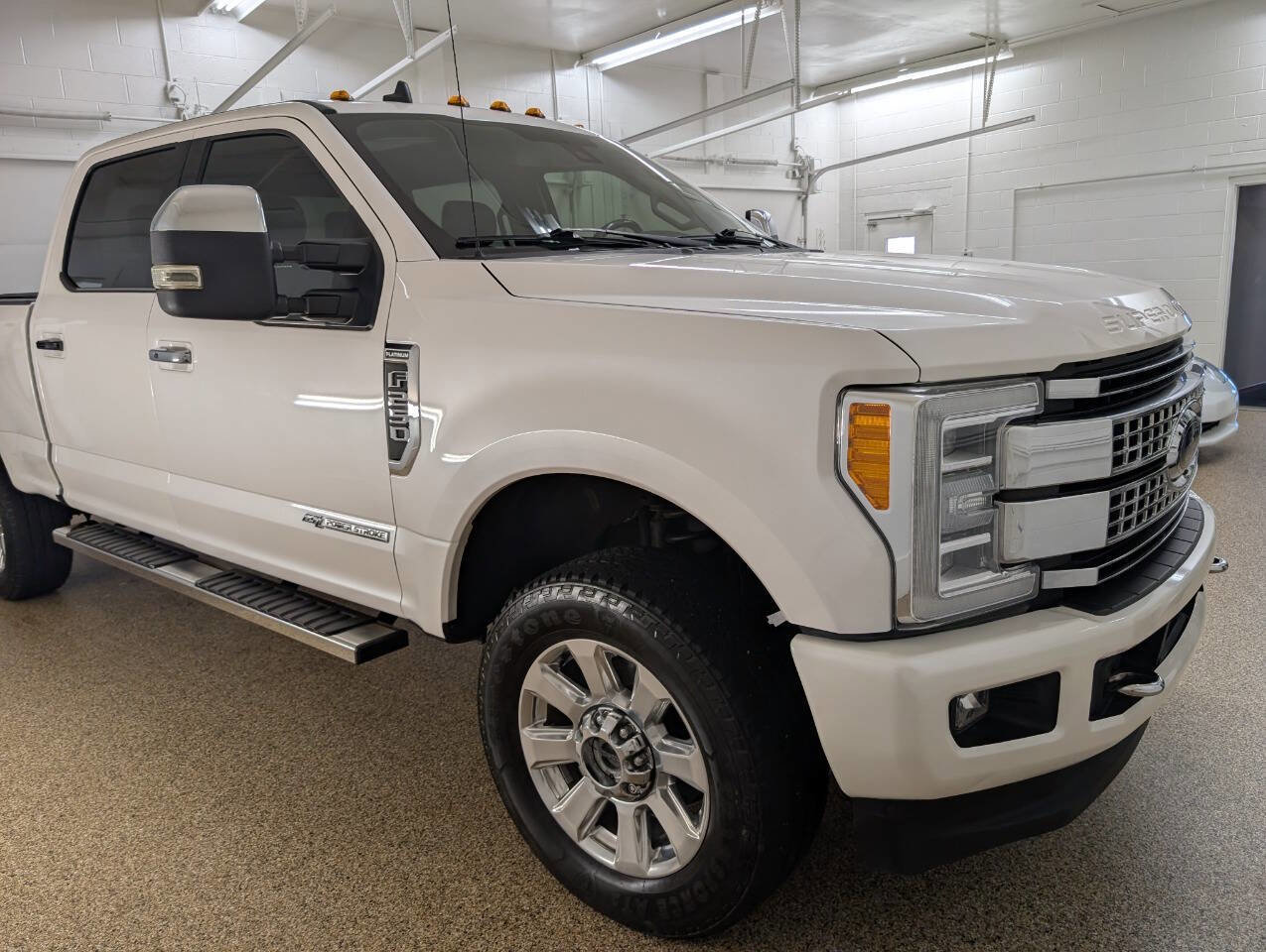 Used 2019 Ford F250 Platinum w/ Platinum Ultimate Package image 6