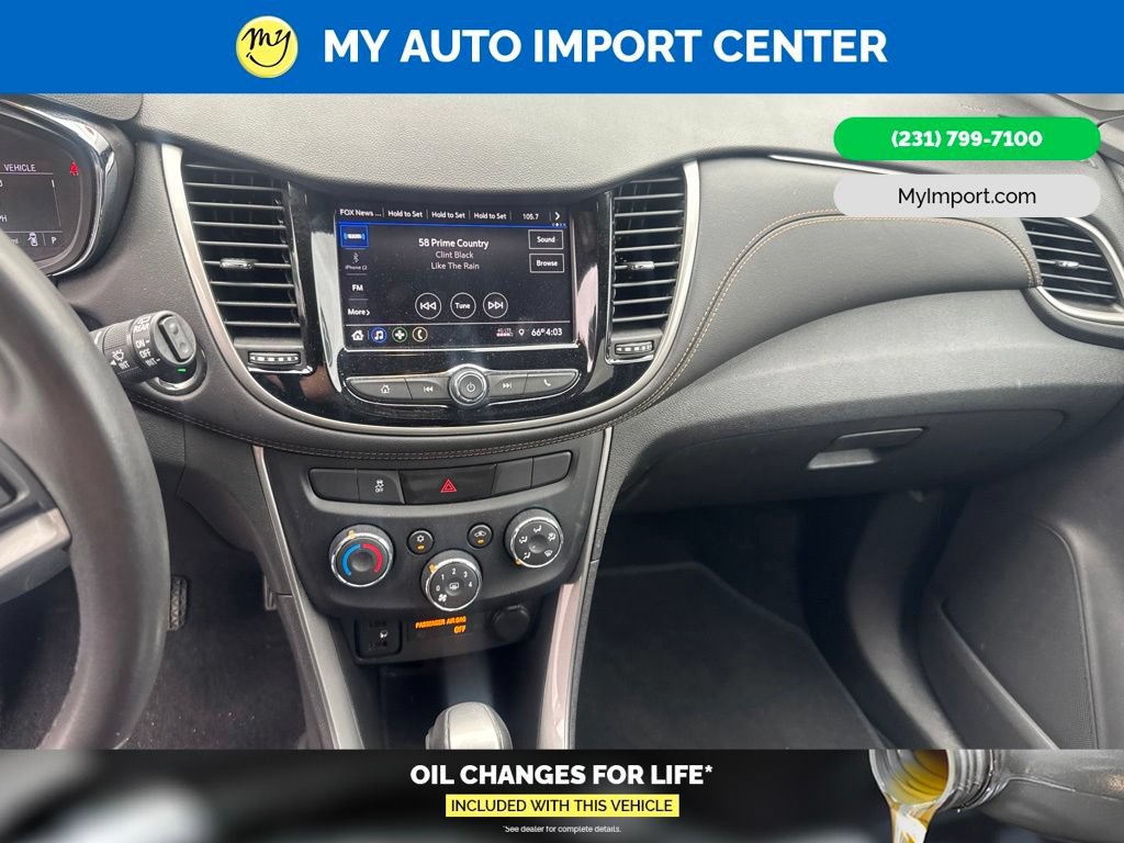 Used 2020 Chevrolet Trax LT w/ LT Convenience Package AWD/4WD image 10