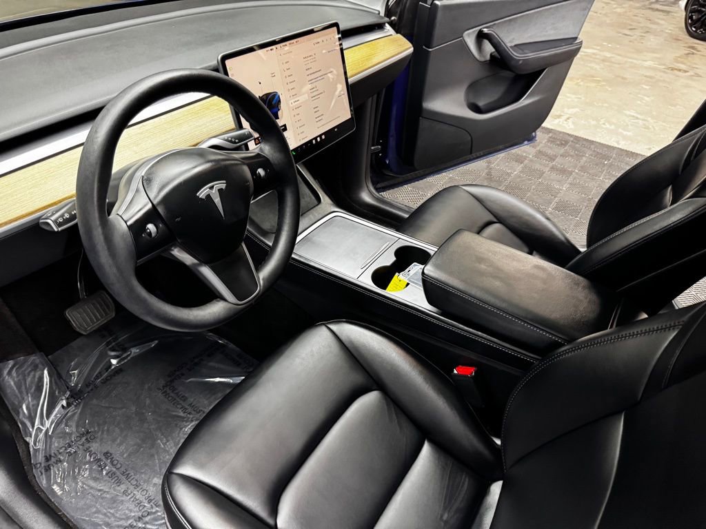 Used 2022 Tesla Model Y Long Range image 30