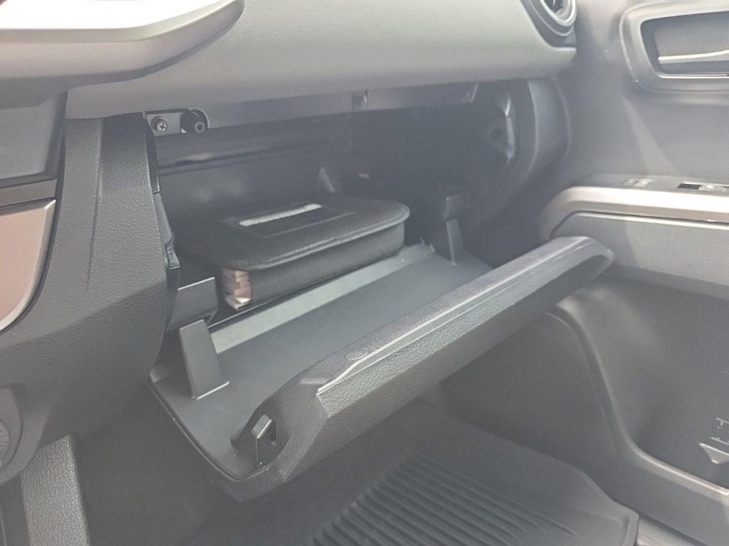 Used 2023 Toyota Tacoma SR5 w/ Technology Package image 32