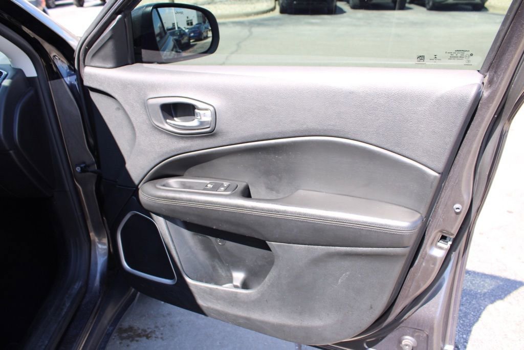 Used 2019 Jeep Compass Altitude image 21