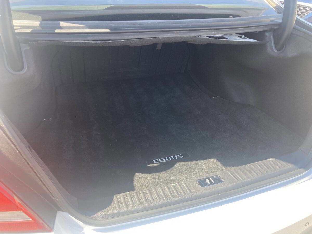 Used 2016 Hyundai Equus Signature image 11