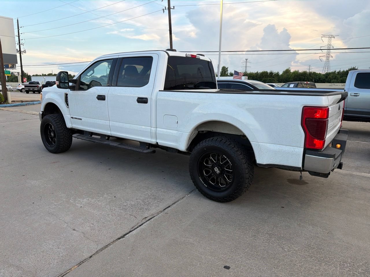 Used 2022 Ford F250 XLT w/ XLT Value Package AWD/4WD image 2