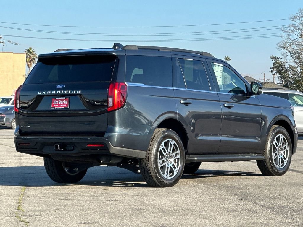 Certified 2025 Ford Expedition Active image 3