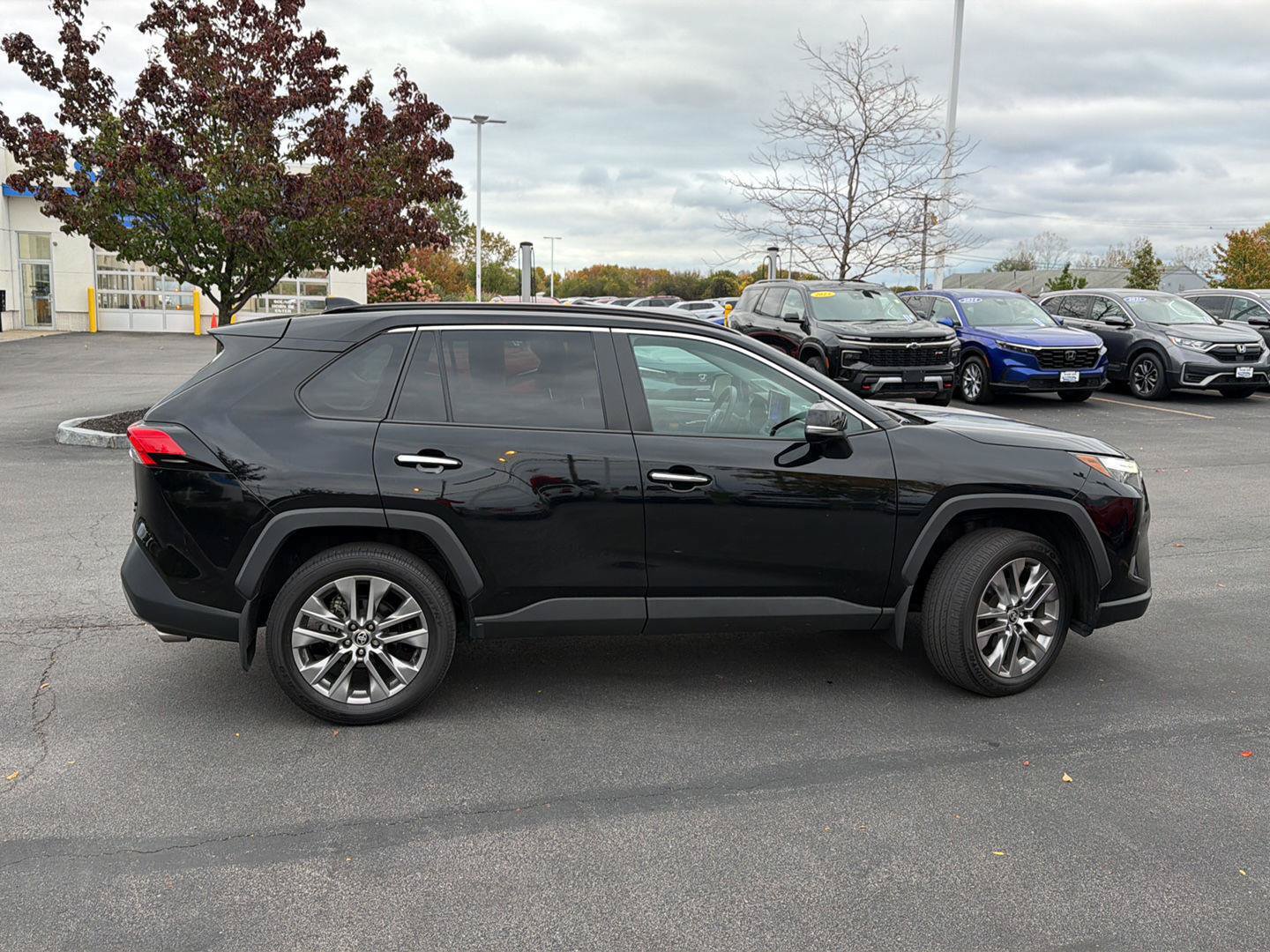 Used 2024 Toyota RAV4 Limited w/ Weather Package AWD/4WD image 8