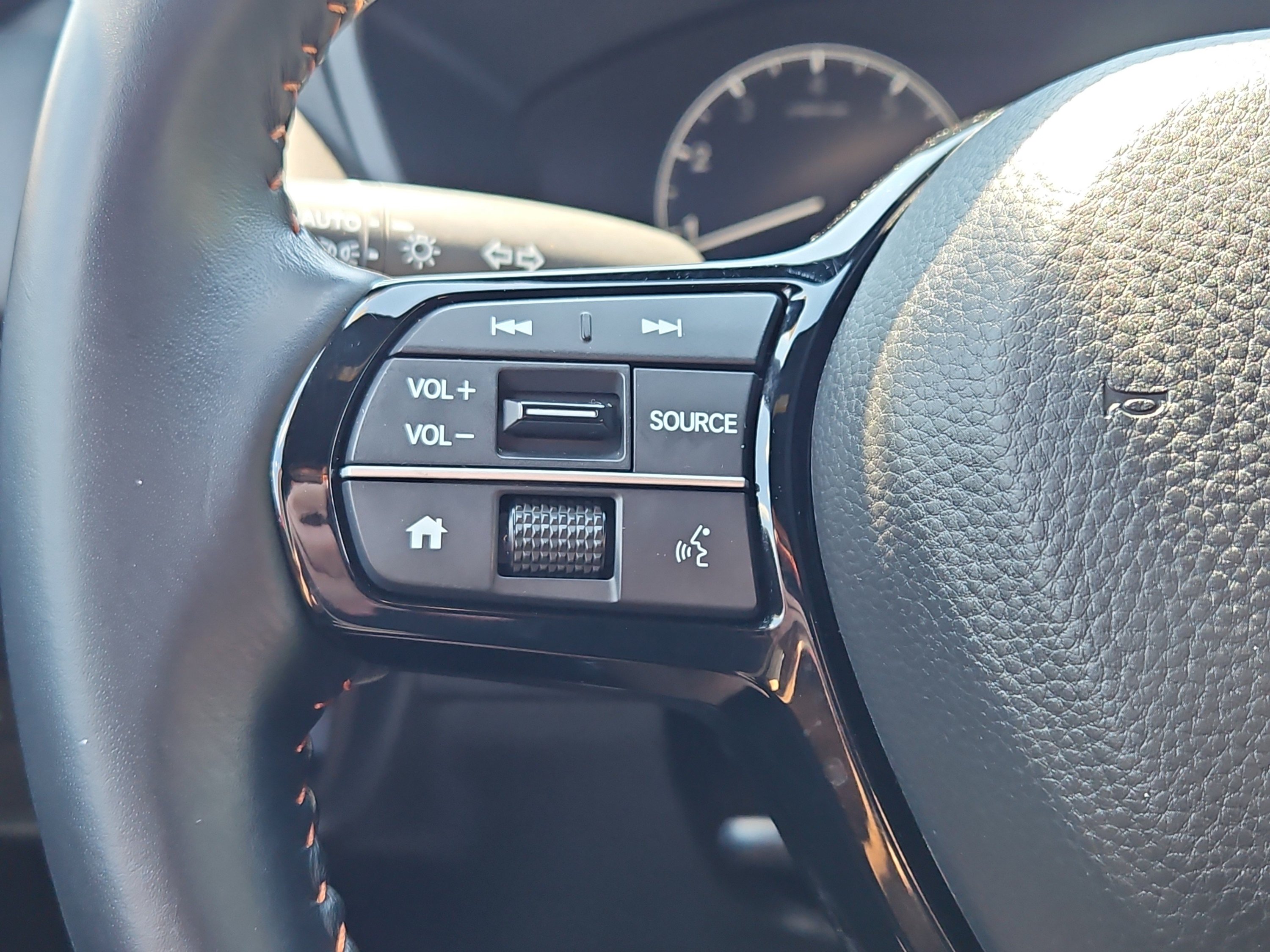 Certified 2025 Honda HR-V Sport image 14
