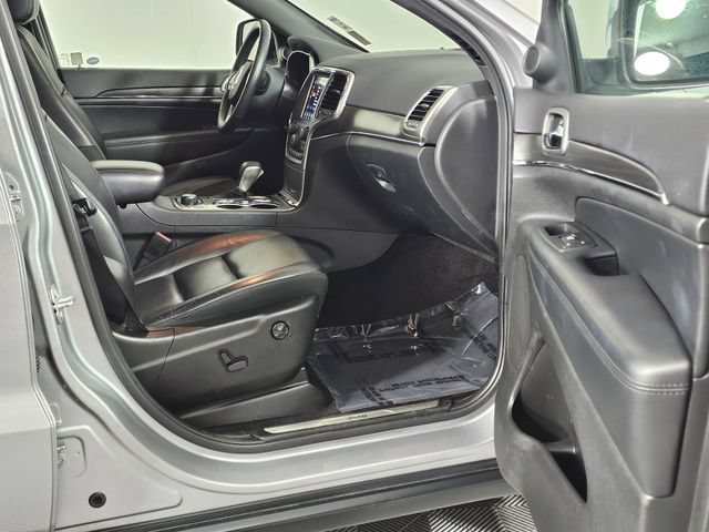 Used 2018 Jeep Grand Cherokee Limited AWD/4WD image 12