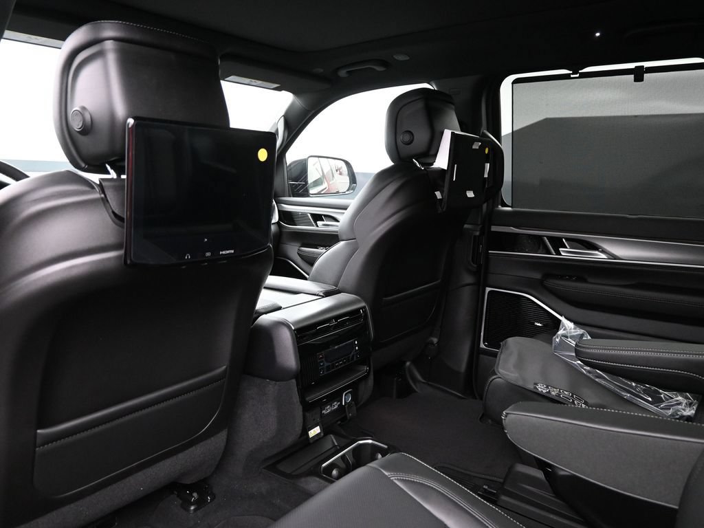 New 2026 Jeep Grand Wagoneer Limited AWD/4WD image 31