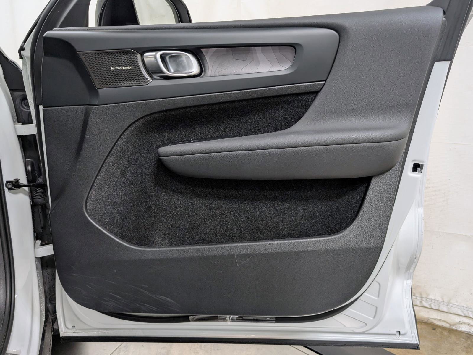 Used 2023 Volvo XC40 Recharge Ultimate w/ Protection Package Premier image 22