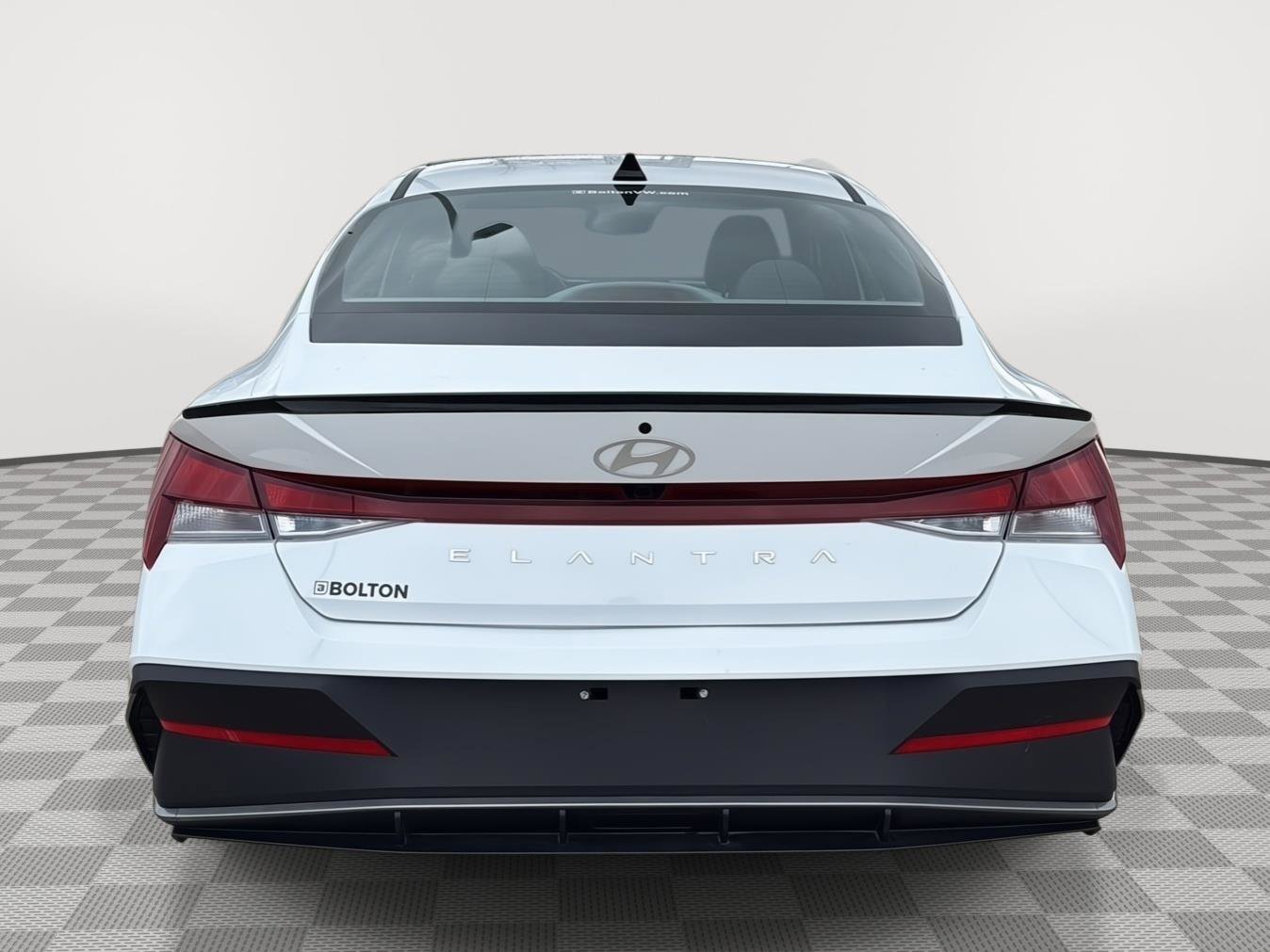 Used 2025 Hyundai Elantra Sport image 4